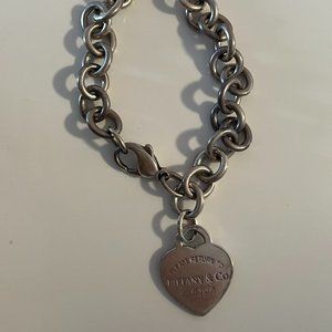 Return to Tiffany & Co Heart Bracelet
